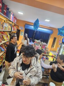 Market rosales, licoreria, Agente BCP — foto