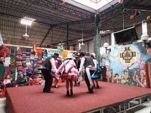 MERCADO ARTESANAL DE CUSCO PERÚ — foto