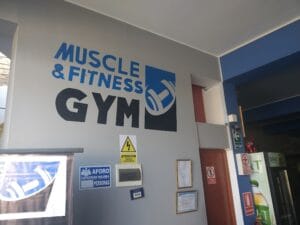 muscle & fitnes gym — foto