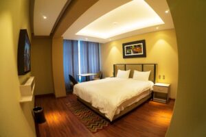 R&N SHULLKAS SUITES — foto