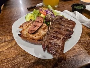 Toro Loco «Grill & Bar» (Av.EEUU) — foto