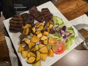 Toro Loco «Grill & Bar» (Av.EEUU) — foto